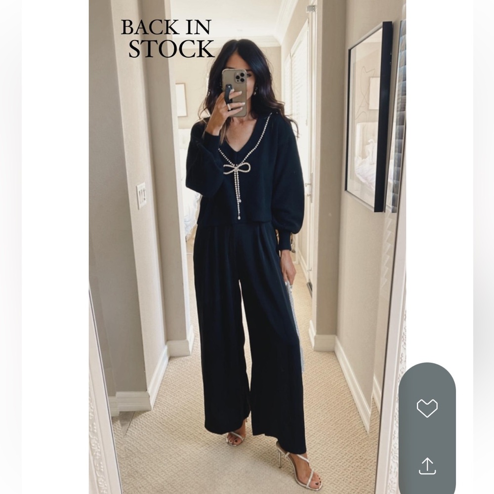 BOW EMBELLISHED CONVERTIBLE CRYSTAL SWEATER